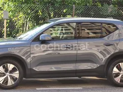Gris / plata Usado 2021 Volvo XC40 Momentum SUV | 26.500 € (Buen precio)