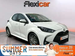 Blanco Usado 2024 Toyota Yaris Hybrid Active Utilitario | 18.290 € (Buen precio)
