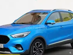 Azul Usado 2022 MG ZS Luxury Berlina | 13.400 € (Buen precio)