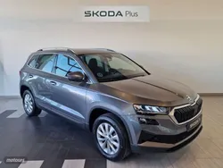 Gris / plateado Usado 2024 Skoda Karoq Selection SUV | 26.500 € (Precio justo)