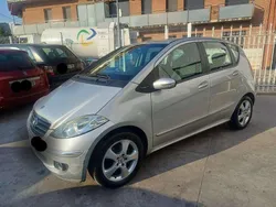 Plateado Usado 2005 Mercedes A150 Avantgarde Utilitario | 4490 € (Precio justo)