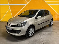 Beige Usado 2007 Renault Clio II Dynamique Berlina | 4800 € (Precio justo)