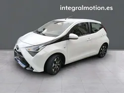 Blanco Usado 2022 Toyota Aygo X-play Utilitario | 12.990 € (Precio justo)