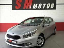 Gris / plata Usado 2012 Kia Ceed Berlina | 8990 € (Un poco caro)