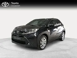 Negro Usado 2024 Toyota Aygo Play Utilitario | 14.900 € (Precio justo)