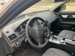 Gris / plata Usado 2009 Mercedes C230 Avantgarde Berlina | 3000 €