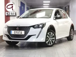Blanco Usado 2024 Peugeot e-208 Active Utilitario | 16.990 €