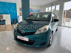 Azul Usado 2012 Toyota Yaris Active Berlina | 6995 € (Buen precio)