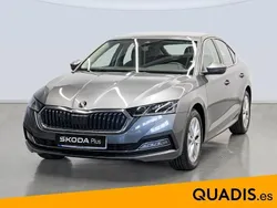 Gris Usado 2024 Skoda Octavia Selection Berlina | 24.800 € (Buen precio)