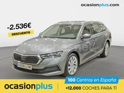 Gris Usado 2022 Skoda Octavia Ambition Familiar | 27.900 € (Un poco caro)