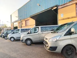 Beige Usado 2015 Ford Tourneo Custom Titanium Monovolumen | 22.499 €