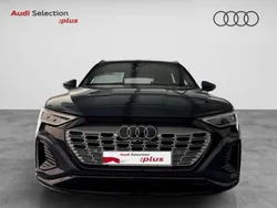 Azul Usado 2023 Audi Q8 e-tron S-Line SUV | 62.450 €