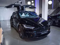 Negro Usado 2023 Tesla Model X Plaid SUV | 97.900 €