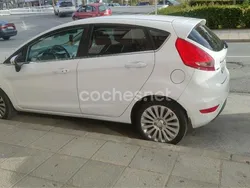 Blanco Usado 2009 Ford Fiesta Titanium Utilitario | 5900 € (Un poco caro)