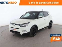 Blanco Usado 2017 Ssangyong (KGM) Tivoli Limited SUV | 12.999 €