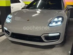 Gris / plata Usado 2022 Porsche Panamera 4 Platinum Edition Berlina | 85.999 € (Buen precio)