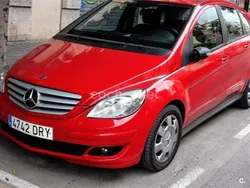 Rojo Usado 2005 Mercedes B180 Monovolumen | 1800 €