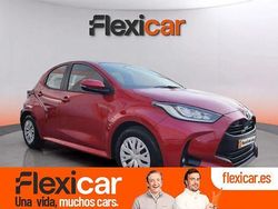 Rojo Usado 2023 Toyota Yaris Hybrid Active | 19.490 € (Buen precio)