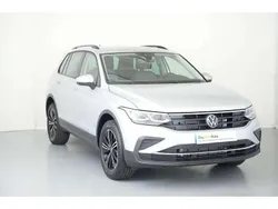 Plateado Usado 2023 VW Tiguan Life SUV | 39.500 € (Un poco caro)