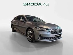 Gris Usado 2024 Skoda Superb Selection Familiar | 38.500 € (Precio justo)