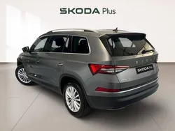 Gris Usado 2024 Skoda Kodiaq Ambition SUV | 31.950 € (Precio justo)