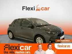 Gris Usado 2022 Toyota Yaris Hybrid Active Berlina | 17.490 € (Buen precio)