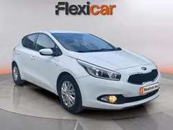 Blanco Usado 2015 Kia Ceed GT Berlina | 8390 € (Precio justo)