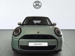 Verde Usado 2024 Mini Cooper Essential Utilitario | 37.450 €