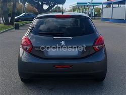 Gris / plata Usado 2017 Peugeot 208 Style Utilitario | 8950 € (Un poco caro)