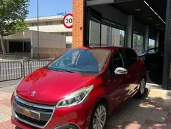 Rojo Usado 2018 Peugeot 208 Access Utilitario | 7490 € (Precio justo)