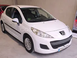 Blanco Usado 2010 Peugeot 207 Berlina | 3990 € (Precio justo)