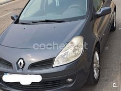 Gris / plata Usado 2008 Renault Clio II Dynamique Berlina | 4600 € (Precio justo)