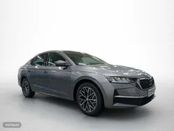Gris Nuevo 2025 Skoda Octavia Selection Berlina | 30.900 € (Precio justo)