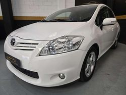 Blanco Usado 2011 Toyota Auris Active Utilitario | 9850 € (Un poco caro)