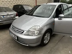 Gris / plata Usado 2001 Honda Stream ES Monovolumen | 4900 €
