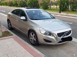 Gris / plata Usado 2011 Volvo S60 Summum Berlina | 5800 €