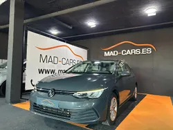 Gris / plata Usado 2021 VW Golf VIII Life Berlina | 20.990 € (Precio justo)