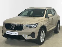 Beige Usado 2024 Volvo XC40 Core SUV | 35.990 € (Precio justo)