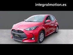 Rojo Usado 2024 Toyota Yaris Edition Berlina | 19.990 € (Precio justo)