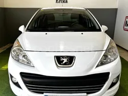 Blanco Usado 2012 Peugeot 207 Access Berlina | 4999 € (Precio justo)