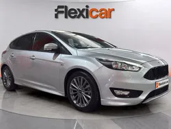 Gris Usado 2018 Ford Focus ST-Line Berlina | 9990 €