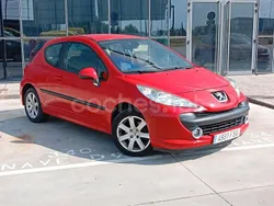 Rojo Usado 2007 Peugeot 207 Berlina | 2990 € (Super precio)