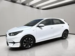 Blanco Usado 2024 Kia Ceed Utilitario | 19.990 € (Precio justo)