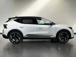 Blanco Usado 2024 Renault Scénic Iconic Monovolumen | 41.500 € (Precio justo)