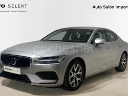 Gris / plata Usado 2023 Volvo S60 Core Berlina | 35.900 € (Un poco caro)