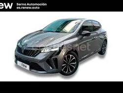 Gris / plata Usado 2024 Renault Clio V Techno Berlina | 19.535 € (Caro)