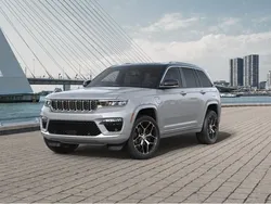 Plata zenyth + techo negro Nuevo 2024 Jeep Grand Cherokee Summit SUV | 89.100 € (Precio justo)