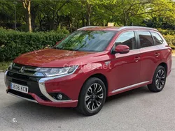 Granate Usado 2017 Mitsubishi Outlander P-HEV SUV | 22.000 € (Un poco caro)