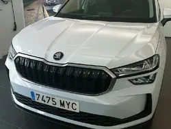 Blanco Nuevo 2025 Skoda Kodiaq Selection SUV | 41.500 € (Precio justo)