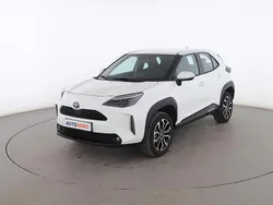 Blanco Usado 2023 Toyota Yaris Cross Active SUV | 25.899 € (Un poco caro)